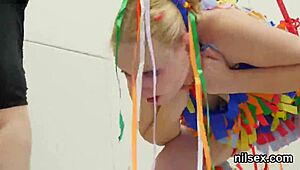 Şey, bu yaramaz tatlış Anüs Kliniğine Acı Terapi için Götürüldü, Derin Boğaz ve Sert Anal Binme