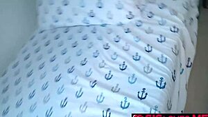 Ako zvládne tento šťastný chlapec nadržané tínedžerky, ktoré mu cucú veľký kohút vo divokej skupine?