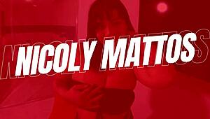 ニコリーがアナル中出しおねだり！マンコにデカチンガンガン