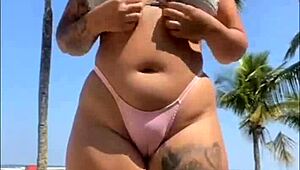 Оставих един тип да ми плесне дупето на плажа, шокирана, но накрая му направих свирка.