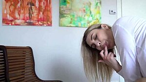 Stiefbro komt in stiefzus dromen en spuit in haar kut