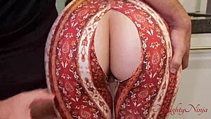 Šukám svou uklízečku za extra spropitné s velkým zadkem a monstrózním ptákem