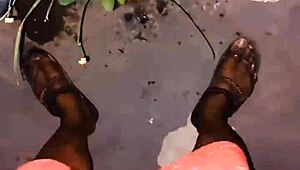 Микро пенис сиси пикае на различни места