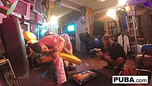 Lesbische seks met Jezebelle en Leya