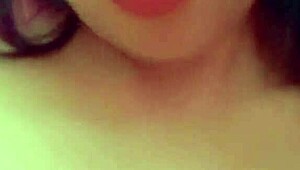 내 예쁜 라틴 보지 어때?