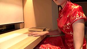 파트1 섹시 차이나 드레스에서 다리와 슬릿으로 유혹, 이혼한 미녀의 삶 드러내 슬로우 섹스에서 궁극 클라이맥스