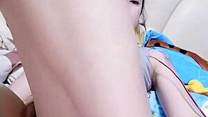 amateur squirts with masturbation machine 😈