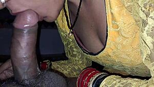 المعلمة تمتص كس بابهي الكبير حتى القذف