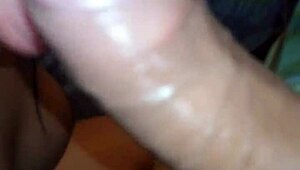 Tenho Essa Noiva Latina de Bunda Grande Me Dando um Boquete Bagunçado e Fodendo de Quatro, Ela é Tão Fofa com Tetas Naturais.