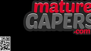 Kåt brunette MILF Winnie Helenka med gapende fitte blir knullet hardt og røft av monsterkuk Kamil Klein for cumshot