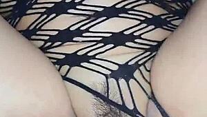 Minha xana molhada aguenta pau enorme? Anal oral com amiga latina colombiana