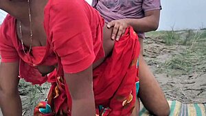 Böj dig för utomhus doggystyle med bästa boudin och stora naturliga tuttar sista gången