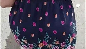 Olgun Latinayı etek ve tangalı olarak sokakta takip ediyorum