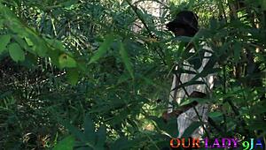 Horny dievča z buša šukané šťastným lovcom z dediny!