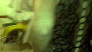 Велвет рейн 23 кайфует от огромных игрушек и сквирта