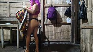 義母がセクシーに踊って、義息子の大尻を待ってる