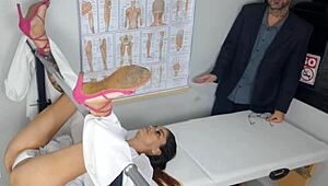 Интензивният гинекологичен преглед на булката шокира младоженеца с горещо действие