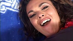 Cosa succede quando ti pieghi e scopi una mamma asiatica con tacchi