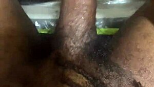 내 장난감 가지고 놀아, 이 큰 흑인 자지 핸드잡 보고 싶어?