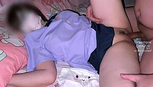 หีแน่นโหนกโกนเกลี้ยงใส่บัตปลั๊กเมามันส์ในห้องนอน