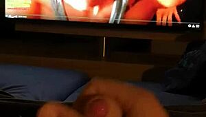 ei, tô batendo punheta pra essa ruiva tatuada pornstar e gozando gostoso 😍