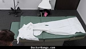 Η Απρίλ Ρέιν επισκέπτεται γιατρό για ψεύτικο πιστοποιητικό παρθενίας. Όλα στο doctorbangs