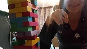 היי, גרמתי לחברה שלי לטפס במדרגות וראיתי את התחתון שלה כשלקחתי אותה לאכול ואז מילאתי את החדר שלה בקאם בדייט 😏