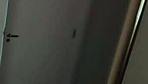 Teen Horny Bangun Dan Fist Pantat Besar Roommate Dalam Sesi Jilat Bola Intens