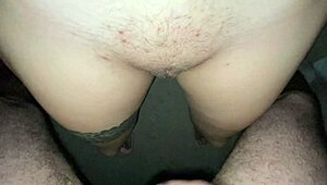 Angelya Gがセクシーな自家製アマスタイルでそのきつい毛むくじゃらマンを貫かれる実験