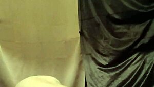 Sklave gedemütigt mit Piss-Gürtel!