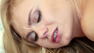 Nancy A trepando erótico com boquete, gozada e creampie