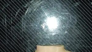 Eu faço punheta russa com peitinhos pequenos 18+ da Dolly na mesa