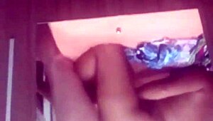 Esposa indiana rebola com pauzão na bunda.