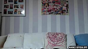 Maxine X se clava dildo en el culo con juguetes y clítoris gigante 😈