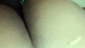 メイドが弯んでバック生ハメ激ピストン！