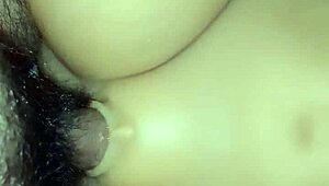 Bambola Latina Troia Implora Cazzo Piccolo 18+ nella Sua Figa Bianca Stretta durante Natale Solo. Brama Sborra per Restare Incinta in Gioco Fetish Casalingo