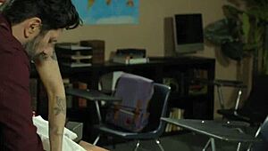 Milf setiausaha hisap batang monster bos