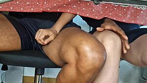 Carla, postala si preveč vroča v tej javni restavraciji - ujeli so nas, ampak si nadaljevala z ježdanjem, latinka upognjena nad mladko, spodnjice, velik kurac, zunaj, škropljenje, izliv?