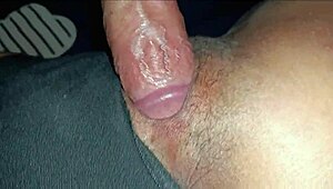 olha a buceta da aluna levando gozo até encharcar!