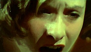 Retro kötözött bondage leszbikus jelenet Annette Haven-nel, C J Laing-gel és Gloria Leonard-nal a Maraschino Cherry-ben