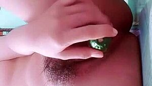 Intense geilheid bij aftrekken en creampie sessie