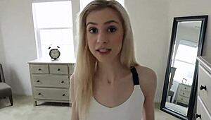 Stiefbroer verleidt tiener 18+ in bad