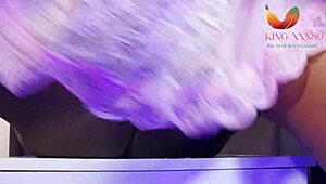 Сводный брат, зачем показал свой хуй? Теперь трахну тебя мокрой пиздой