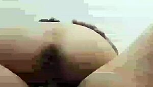 Vendedora madura de donuts fica excitada e acaba fodendo apaixonadamente