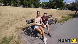 Брюнетка в амазонке прыгает на большом хуе в уличном кастинге с бритым пиздой!