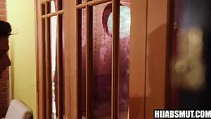 وااو هذه العذراء المسلمة 18+ تخسر عذريتها مع صديق زوج أمها ذو الزب الكبير أكشن عربي 😏