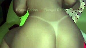 Sentada en el marido de mi hermana con ella en grupo cabalgando