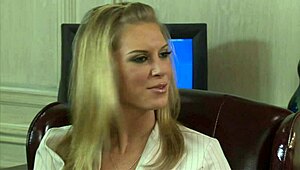 Nossa, Barbara Summer e Brooke Banner esfregam bucetas até gozar forte!