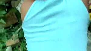 Buurtman wacht met harde pik aan de deur