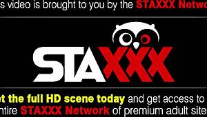 Loira BBW Sparkle quer pau preto grande em gozada hardcore